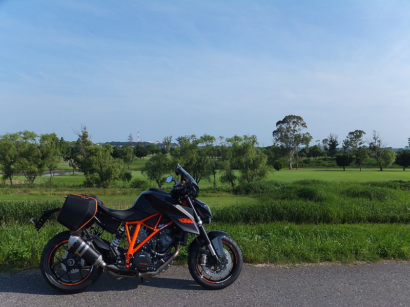 KTM 1290 SUPER DUKE R - Adventure