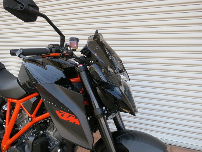 KTM 1290 SUPER DUKE R 用 バリアブル スクリーン