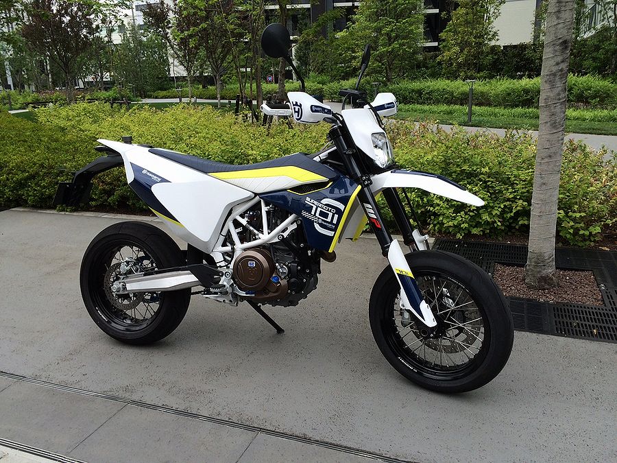 Husqvarna 701 SUPERMOTO で林道を目指す!?