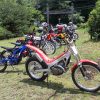 電動バイクSUR-RON2台、モンテッサ250トライアルモデル